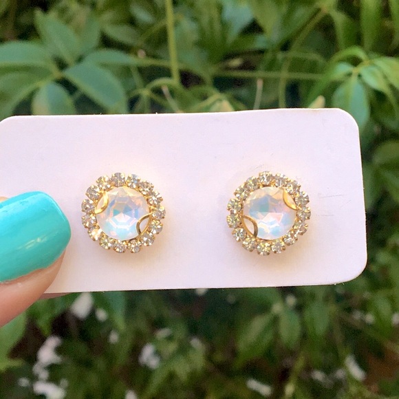 White Opal Aurora Borealis + Gold Crystal Halo Earrings - Picture 7 of 7